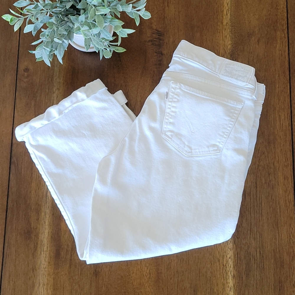 LEVIS🔥5 for $25/4 for $20/3 for $15 Levis crop pant white